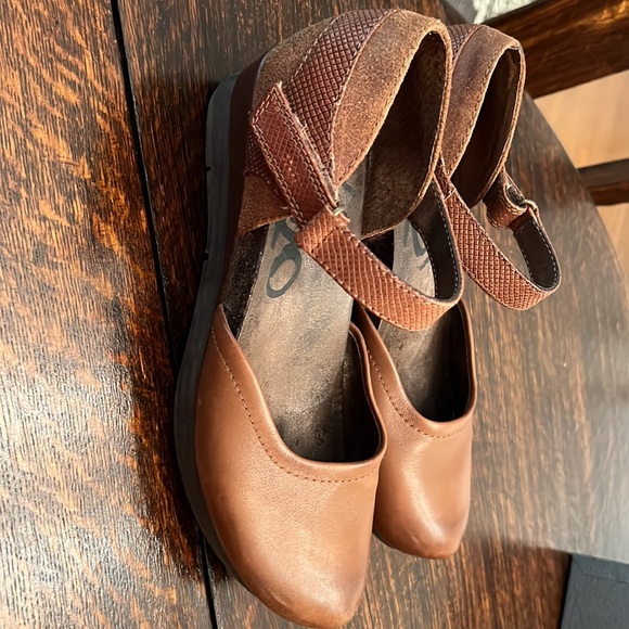 OTBT Brown Leather Wedges - Picture 2 of 6